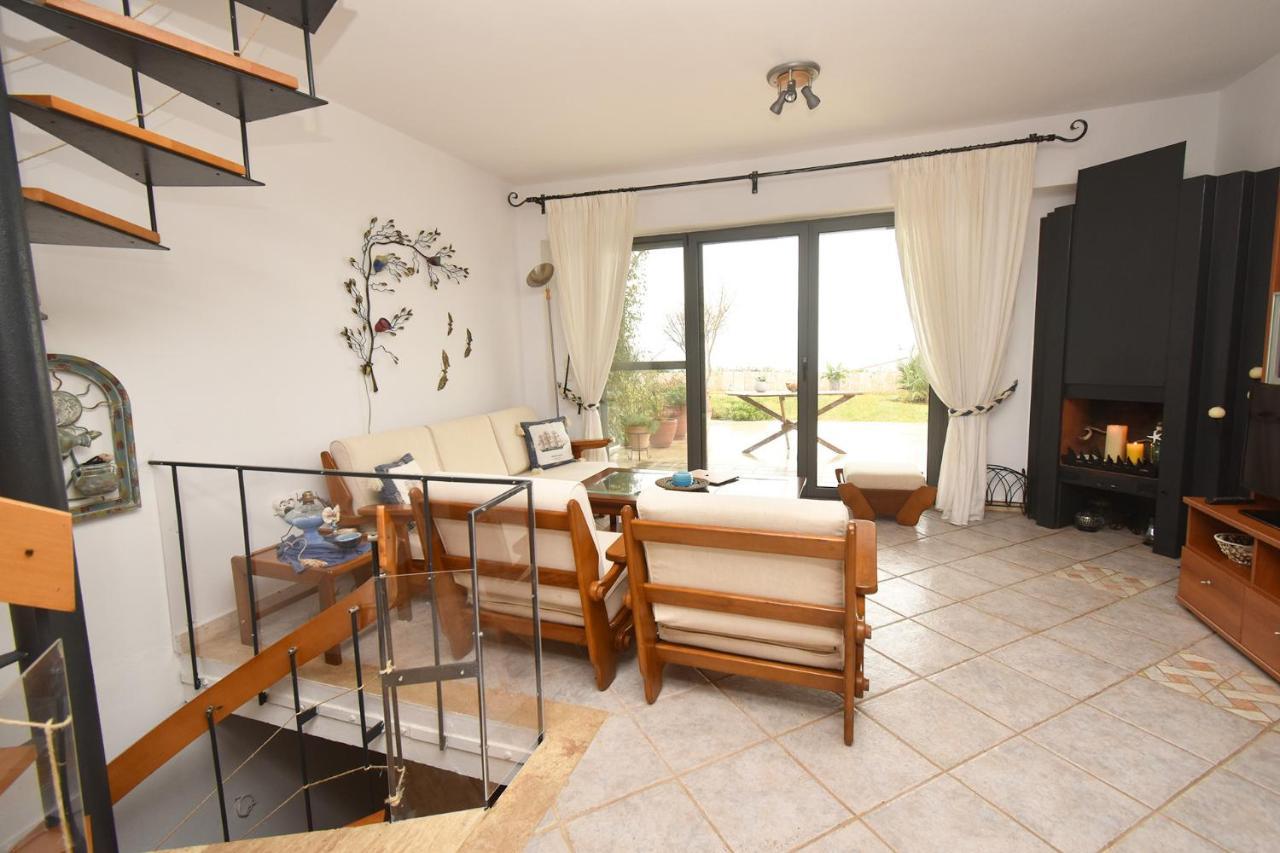 Olia Sea View Shared Pool Villa, Néa Fókaia 外观 照片